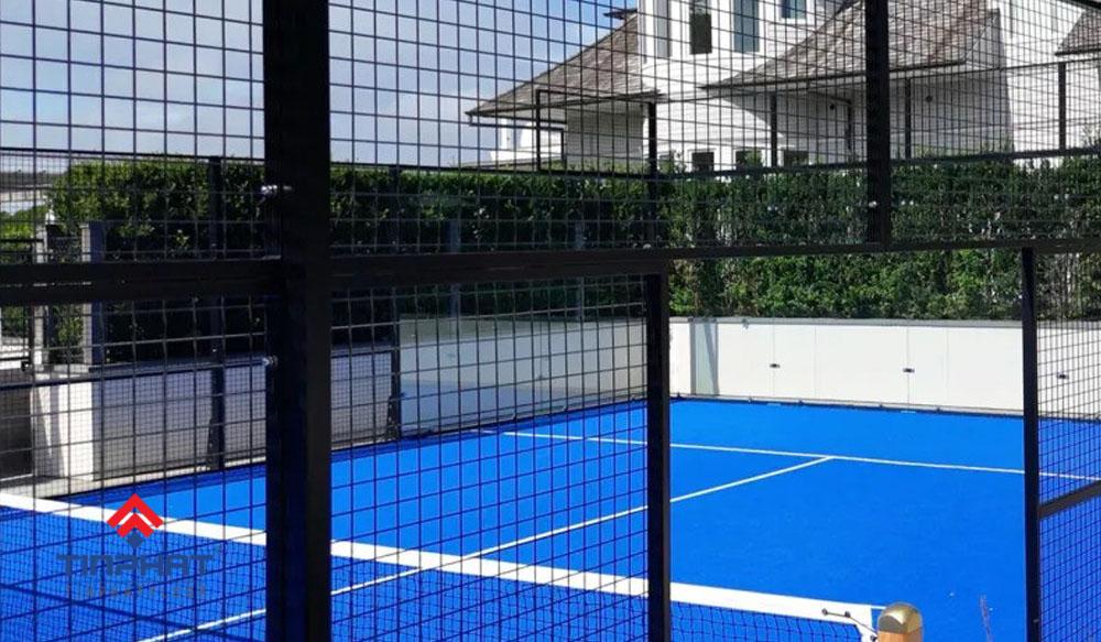 Thi cong san padel 8
